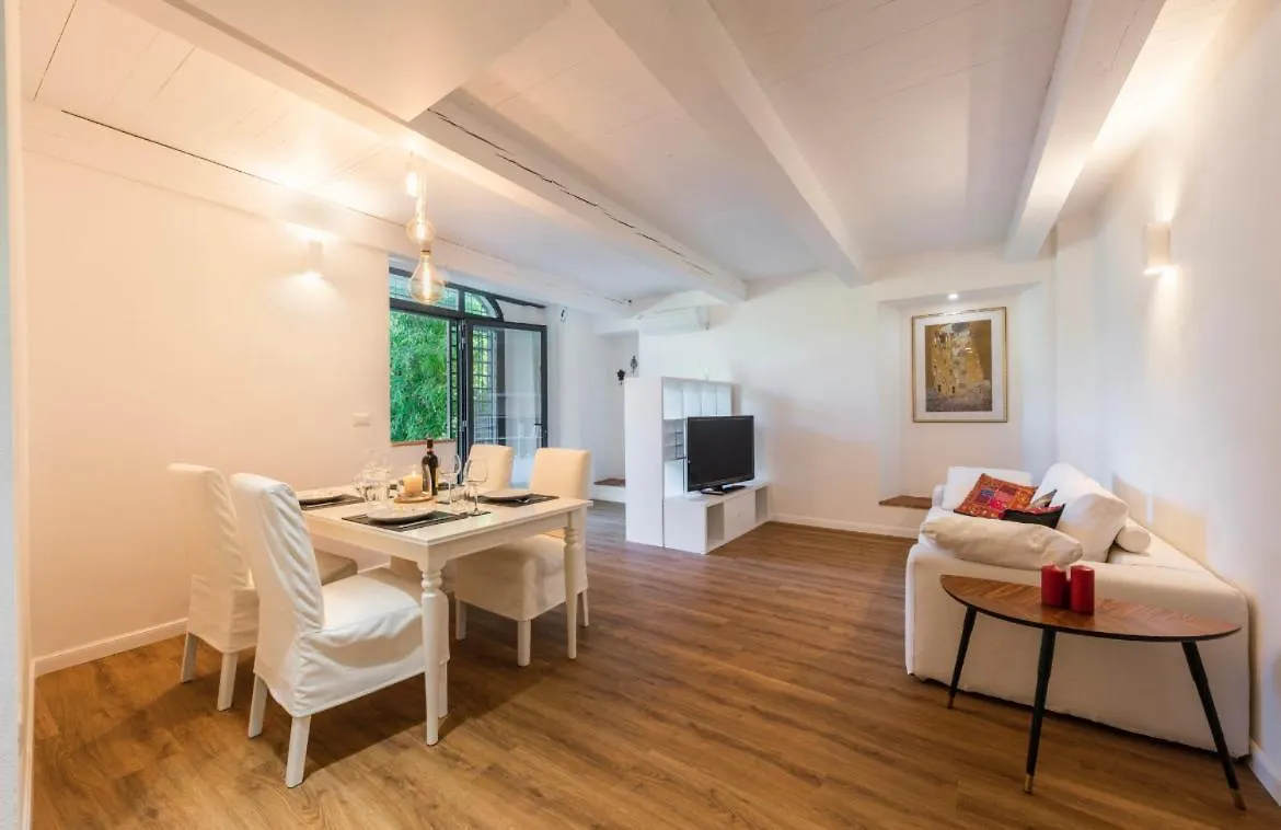 Lame32A Apartment Florence 0*,  Italy
